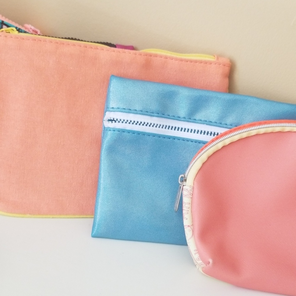 Ipsy Beautiful makeup bags - Picture 3 of 5